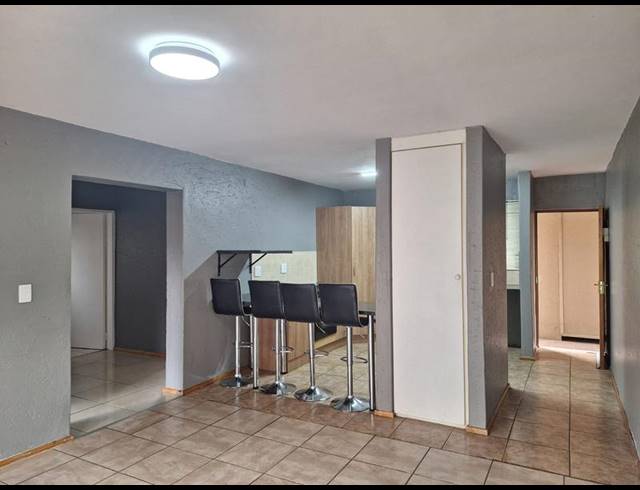 2 BEDROOM TOWNHOUSE FOR SALE IN SONNEVELD